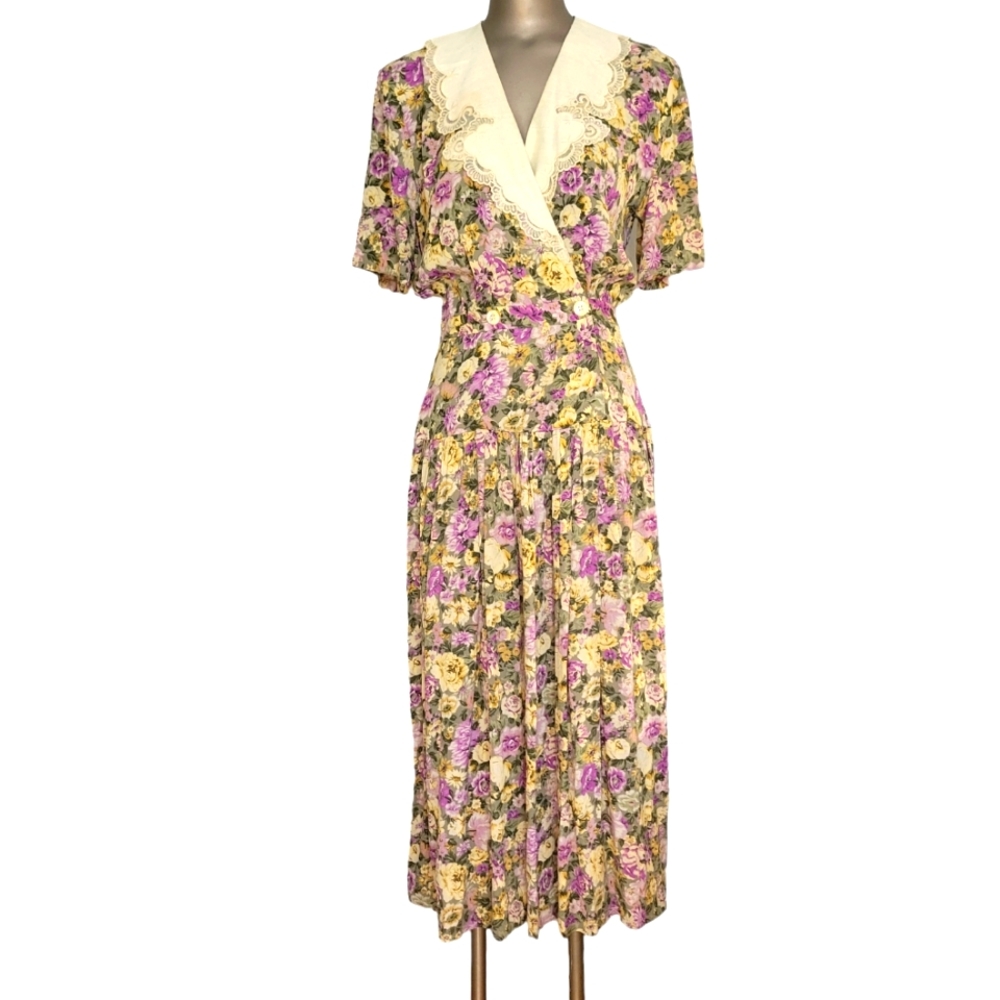 ON HOLD * PLEASE NO PURCHASE Vintage Jane Singer Floral Lace Collar Midi Dress